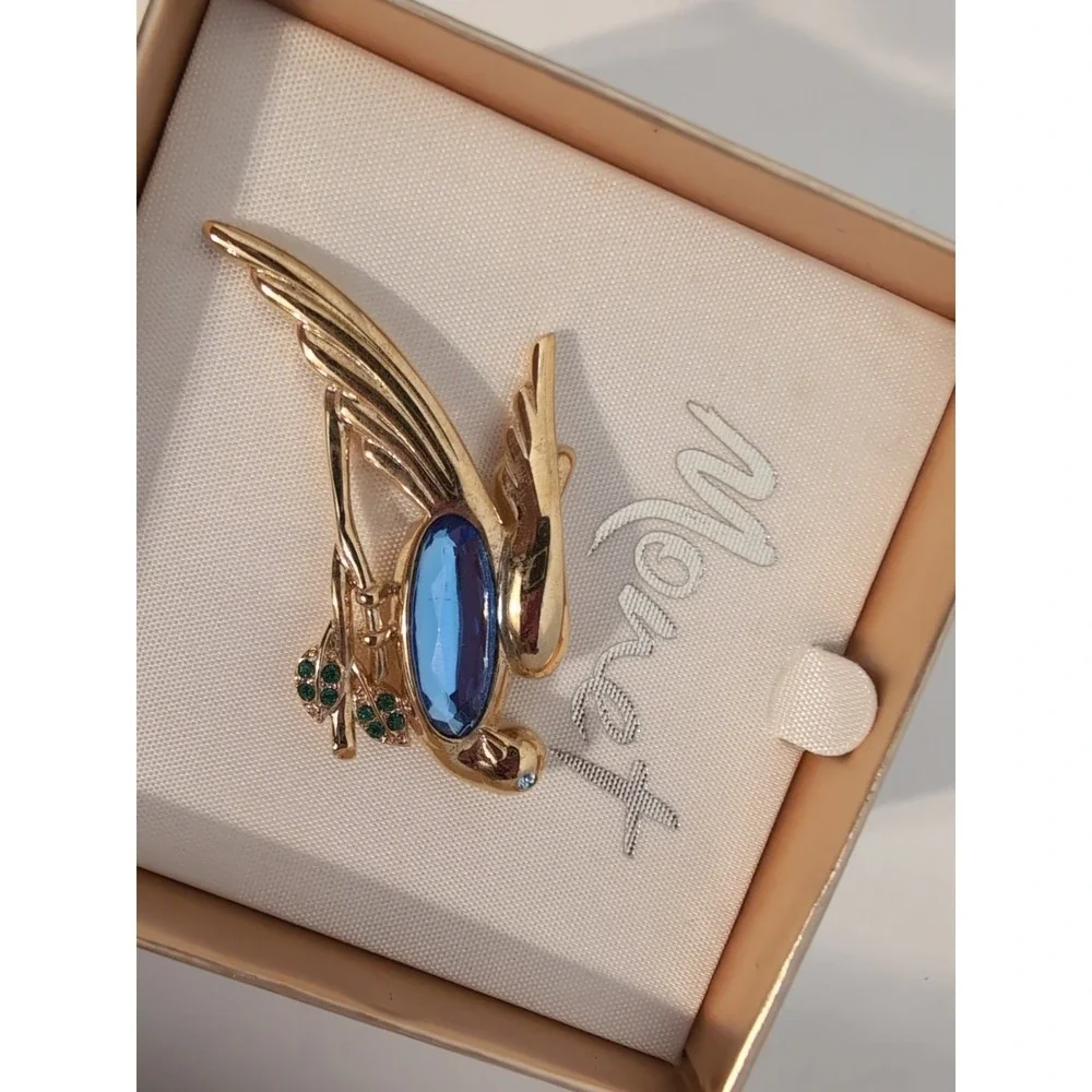 Vtg. Monet Signed Gold Toned Bird Brooch Blue Jelly Belly Carbochon & Green